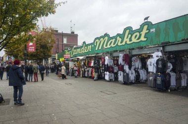 Camden Town Londra Büyük Britanya, 13 Ekim 2017, insanlar üzerinde şehrin görüntüden sokak, güzel açık havada