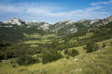 Paklenica Velebit Hırvatistan. Dalmaçya dağlarda güzel doğa ve manzara fotoğraf. 