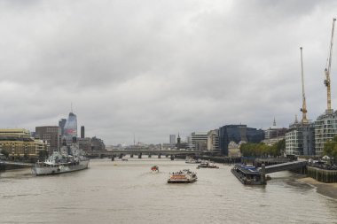 Londra Birleşik Krallık, 13 Ekim 2017, büyük şehir, güzel mimarisi ve İngiltere'de binalar bulutlu sonbahar günü