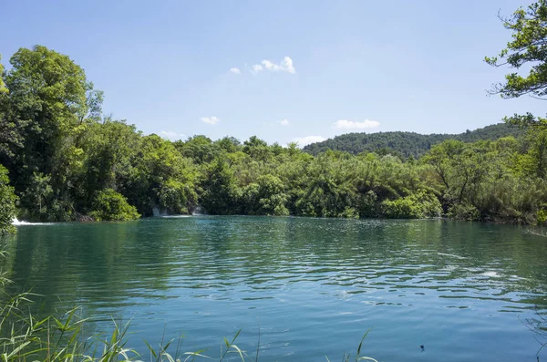 Milli Park Krka Hırvatistan Avrupa. Güzel güneşli yaz gün. 