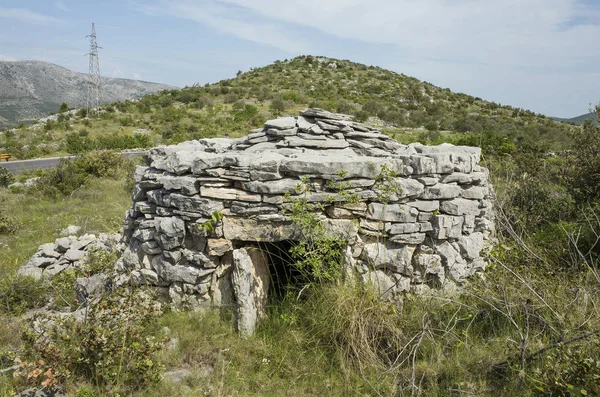 Paklenica Milli Parkı Hırvatistan Avrupa. Velebit Dağları güzel doğa ve manzara fotoğraf. Güzel sıcak güzel yaz gün
