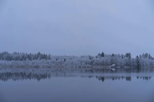 Wunderschöne Natur Und Landschaftsaufnahme Des Blauen Abenddämmerungsabends Katrineholm Schweden Skandinavien — Stockfoto