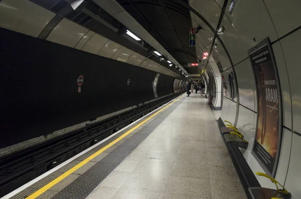 Londra Büyük Britanya, 13 Ekim 2017, Underground ve metro city, güzel mimarisi ve ayrıntıları aşağıda