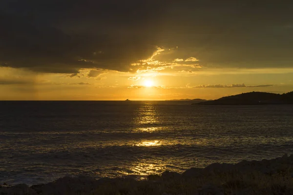 Adriyatik Denizi Hırvatistan, Europe, güzel gün batımı.