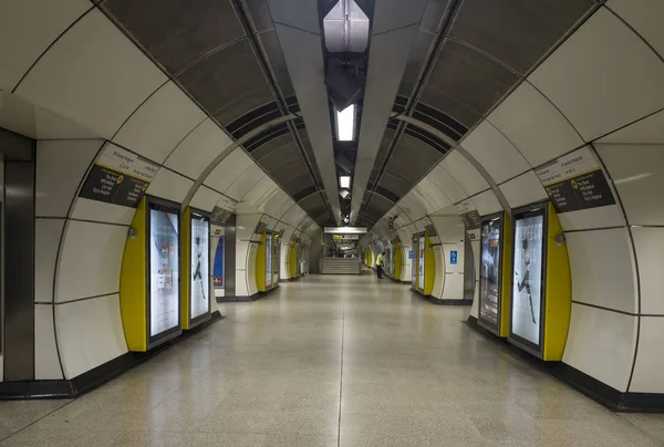 Londra Büyük Britanya, 13 Ekim 2017, Underground ve metro city, güzel mimarisi ve ayrıntıları aşağıda