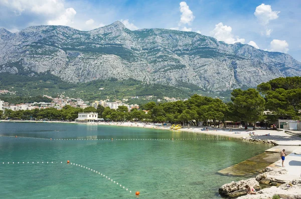 Makarska, Hırvatistan, 28 Mayıs 2018, güzel güneşli bir günde eski şehir, Nice açık havada Dalmaçya popüler turistik kentin. 