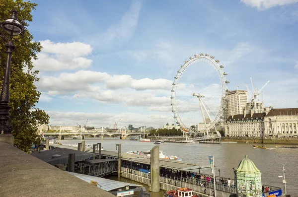 ロンドン イギリス 2017 有名な目の観覧 ニースの詳細とイングランドにおける建築のイメージ — ストック写真