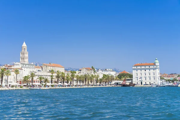 Split, Hırvatistan, 21 Mayıs 2018, güzel güneşli bir günde eski şehir, Nice açık havada popüler turistik kentin. 