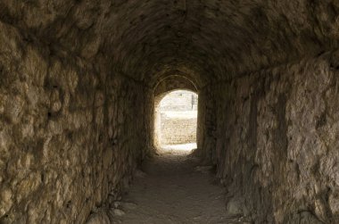 Klis Kalesi Dalmaçya Hırvatistan Split şehir dışında. Güzel eski kalıntıları ve yüksek dağ üst Adriyatik Denizi üzerinde bina. Taş yapılar güzel mimarisi. Antik Royal Castle