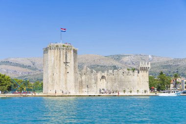 gündüz antik taşlı mimari görünümü