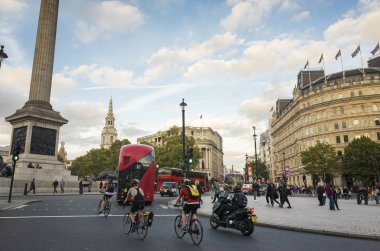Londra Büyük Britanya, 12 Ekim 2017, trafik sokakta şehrin