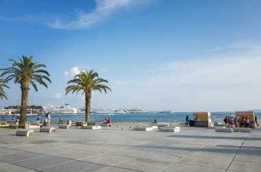 Makarska, Hırvatistan, 28 Mayıs 2018, güzel güneşli bir günde eski şehir, Nice açık havada Dalmaçya popüler turistik kentin.