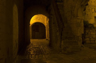  Gece güzel eski şehir. Trogir, Hırvatistan 