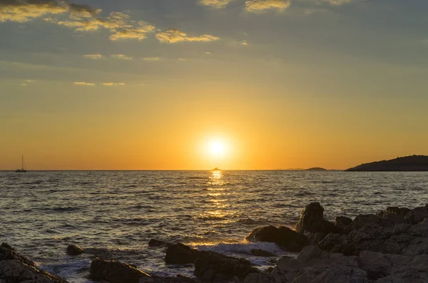 Adriyatik Denizi Hırvatistan, Europe, güzel gün batımı.