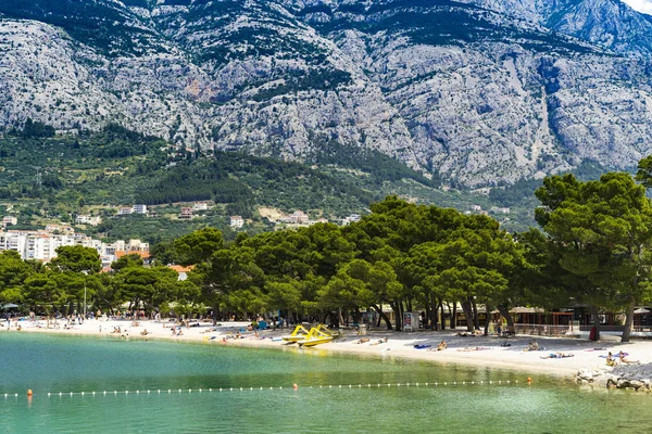 Makarska, Hırvatistan, 28 Mayıs 2018, güzel güneşli bir günde eski şehir, Nice açık havada Dalmaçya popüler turistik kentin.