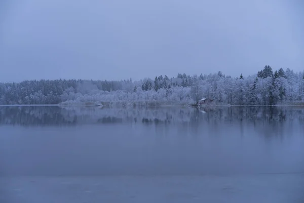 Wunderschöne Natur Und Landschaftsaufnahme Des Blauen Abenddämmerungsabends Katrineholm Schweden Skandinavien — Stockfoto