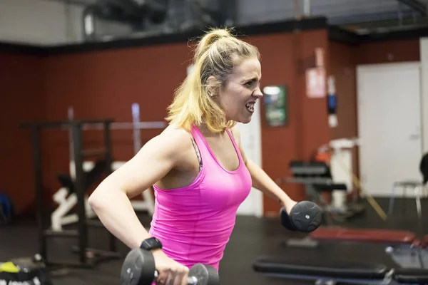 Escandinavo Loira Fitness Menina Formação Ginásio — Fotografia de Stock