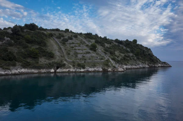 beautiful view of the sea with mountains background