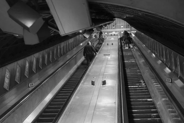 Londra Büyük Britanya, 13 Ekim 2017, Underground ve metro city, güzel mimarisi ve ayrıntıları aşağıda