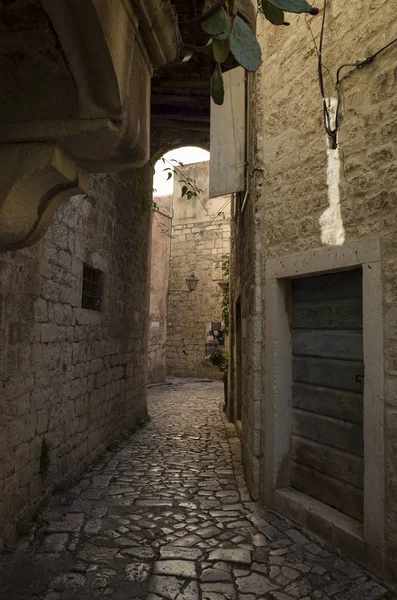 Sibenik Hırvatistan, 10 Eylül 2017, şehir, güzel sokak ve bina şehir güzel sonbahar günü