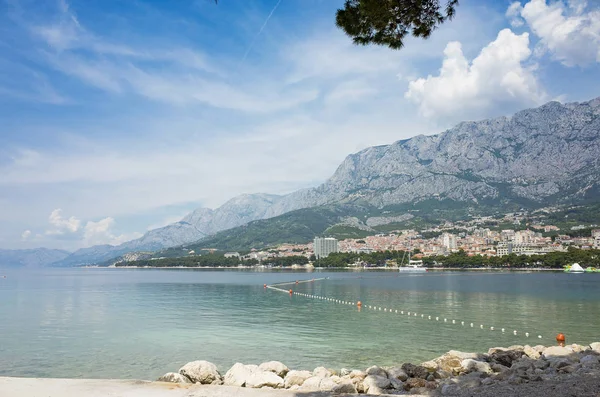 Makarska, Hırvatistan, 28 Mayıs 2018, güzel güneşli bir günde eski şehir, Nice açık havada Dalmaçya popüler turistik kentin. 