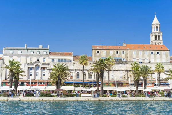 Split, Hırvatistan, 21 Mayıs 2018, güzel güneşli bir günde eski şehir, Nice açık havada popüler turistik kentin. 