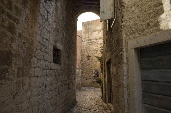 Sibenik Hırvatistan, 10 Eylül 2017, şehir, güzel sokak ve bina şehir güzel sonbahar günü