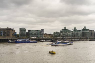 Londra Birleşik Krallık, 13 Ekim 2017, büyük şehir, güzel mimarisi ve İngiltere'de binalar bulutlu sonbahar günü