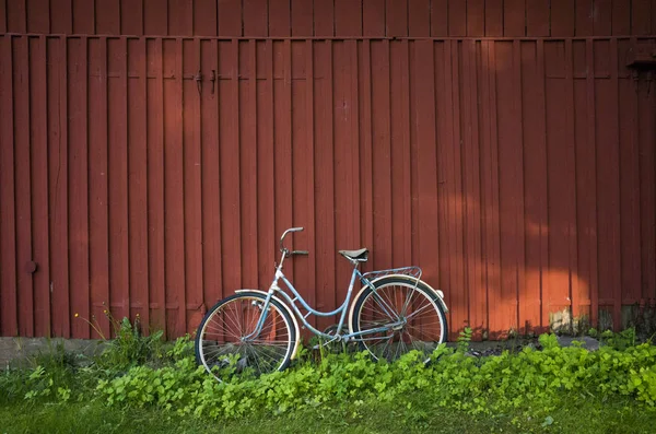 Bicycle Parked Barn — Zdjęcie stockowe