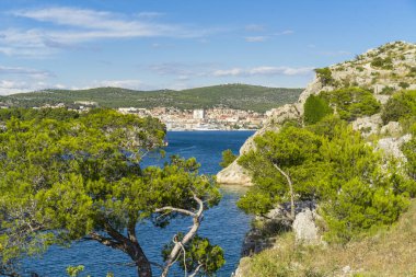 Kanal, St Anthony, Sibenik, Hırvatistan. Güzel güneşli bir günde Dalmaçya, açık havada güzel ve sıcak yaz sezonu manzara fotoğrafı, Adriyatik Denizi.