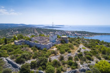 Güzel doğa ve manzara Dalmaçya, Hırvatistan, Avrupa'nın Adriyatik Denizi.  