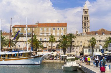 Split, Hırvatistan, 17 Ağustos 2018, güzel güneşli bir günde eski şehir, Nice açık havada Dalmaçya popüler turistik kentin.