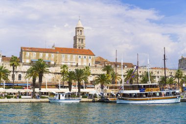 Split, Hırvatistan, 17 Ağustos 2018, güzel güneşli bir günde eski şehir, Nice açık havada Dalmaçya popüler turistik kentin.