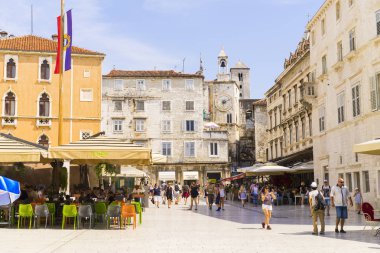 Split, Hırvatistan, 17 Ağustos 2018, güzel güneşli bir günde eski şehir, Nice açık havada Dalmaçya popüler turistik kentin.