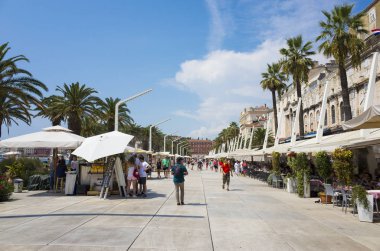 Split, Hırvatistan, 17 Ağustos 2018, güzel güneşli bir günde eski şehir, Nice açık havada Dalmaçya popüler turistik kentin.