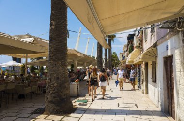 Split, Hırvatistan, 17 Ağustos 2018, güzel güneşli bir günde eski şehir, Nice açık havada Dalmaçya popüler turistik kentin.