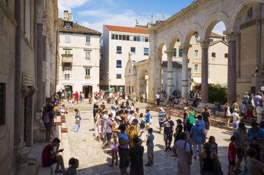 Split, Hırvatistan, 17 Ağustos 2018, güzel güneşli bir günde eski şehir, Nice açık havada Dalmaçya popüler turistik kentin.