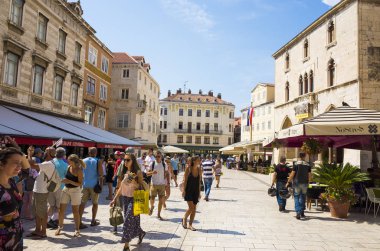 Split, Hırvatistan, 17 Ağustos 2018, güzel güneşli bir günde eski şehir, Nice açık havada Dalmaçya popüler turistik kentin.