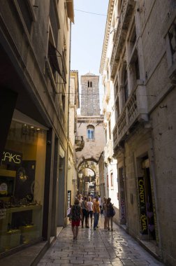 Split, Hırvatistan, 17 Ağustos 2018, güzel güneşli bir günde eski şehir, Nice açık havada Dalmaçya popüler turistik kentin.