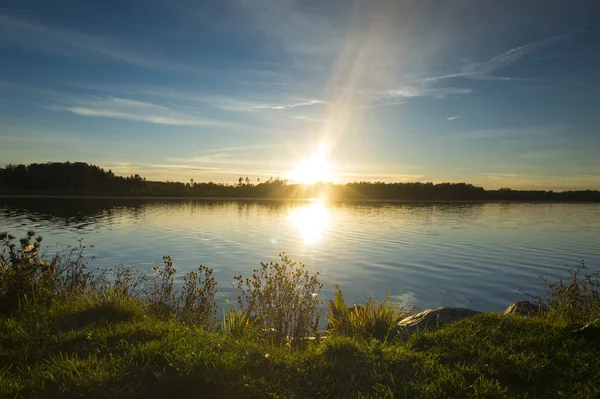 Uitzicht Prachtige Zonsopgang Boven Lake — Stockfoto