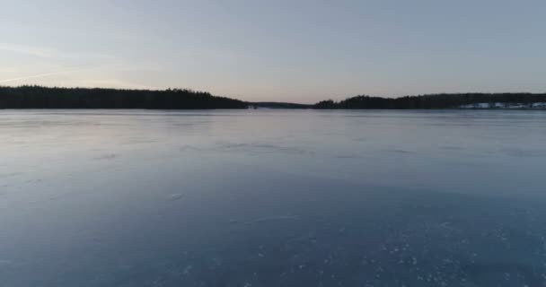 Rörelse Över Iced Lake Sunset Bakgrund — Stockvideo
