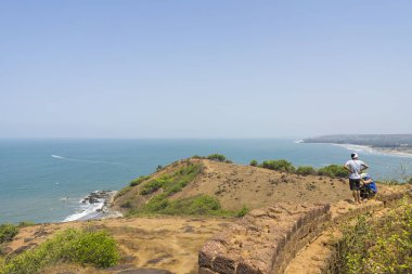 gündüz taşlı kaleantik kalıntıları görünümü  