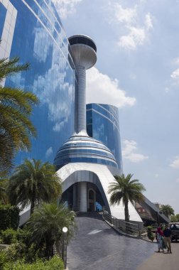 Gündüz modern mimariye bakış