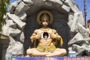 Hindu tanrısının heykeli, Budizm konsepti.