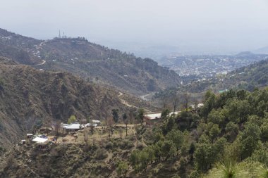 gündüz dağların doğal görünümü