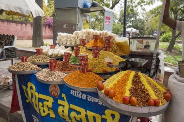 farklı mal ve ürünler ile pazar yeri görünümü