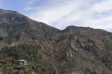 gündüz dağların doğal görünümü