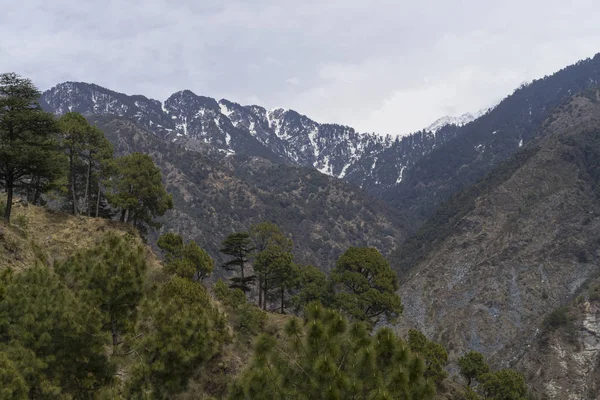 Vacker Utsikt Över Bergen Dagtid — Stockfoto