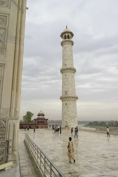View Taj Mahal Complex Cloudy Day India — Stock Photo, Image