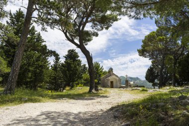 taşlı haç ile Hıristiyan kutsal görünümü 